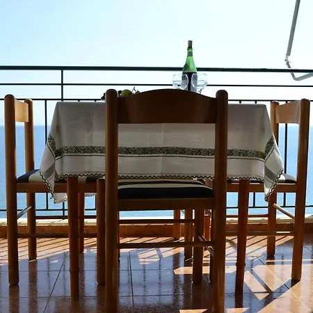 Panorma Guest house Qeparo